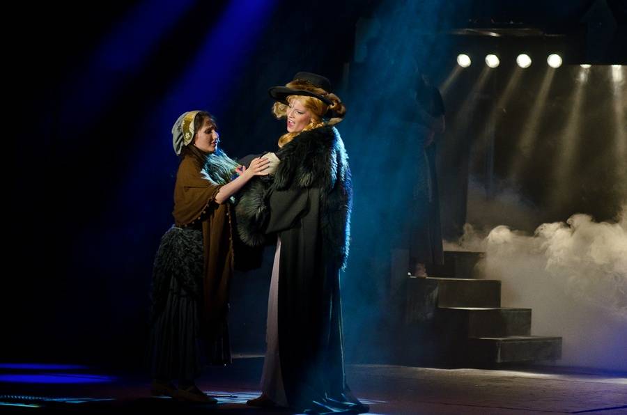 Angelika se vrátila v novém kabátě: Josef Vojtek a Michaela Gemrotová v hlavních rolích zaplnili divadlo Broadway