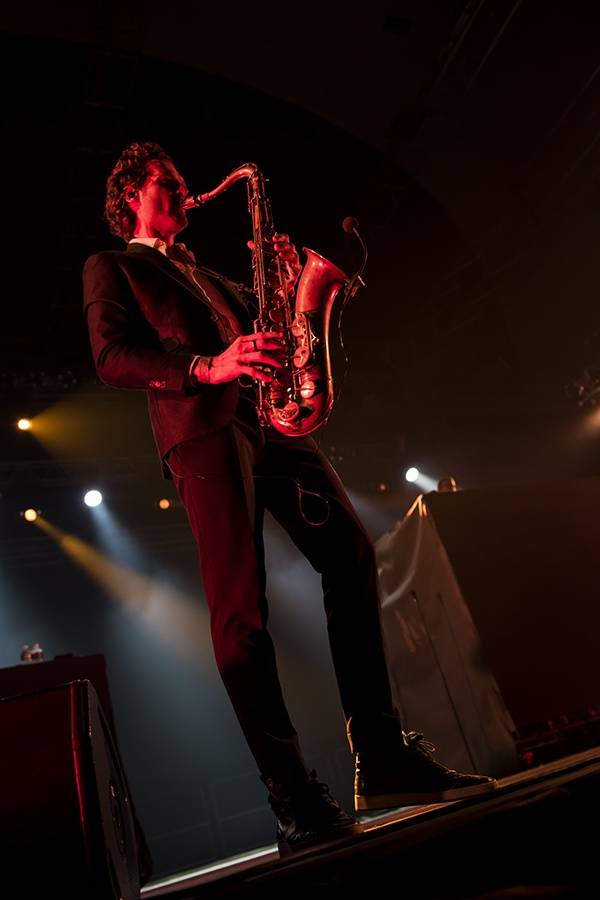 Parov Stelar vzal pražskou Tipsport Arénu na luxusní electroswingovou party