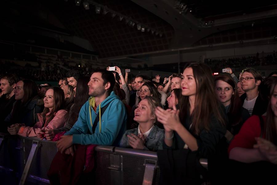 Parov Stelar vzal pražskou Tipsport Arénu na luxusní electroswingovou party