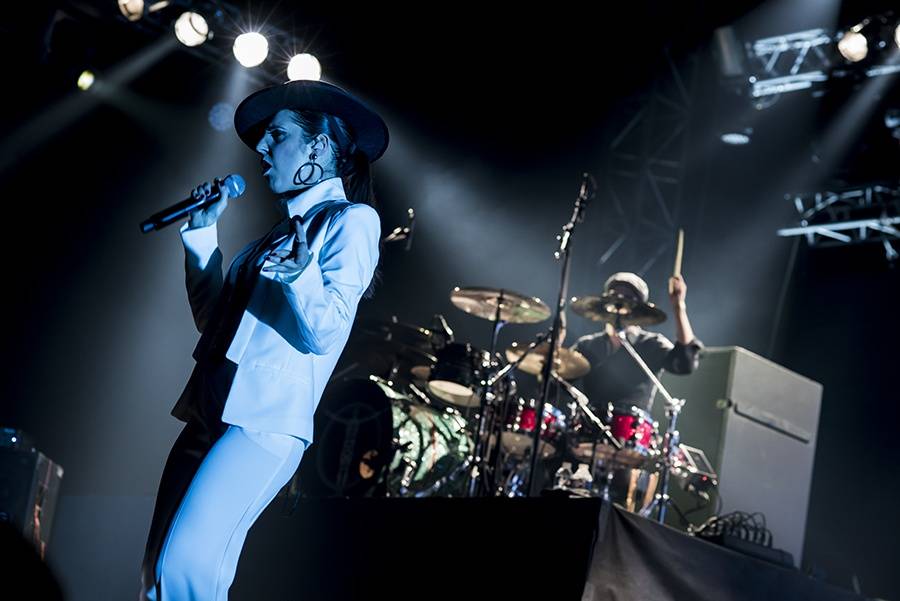 Parov Stelar vzal pražskou Tipsport Arénu na luxusní electroswingovou party