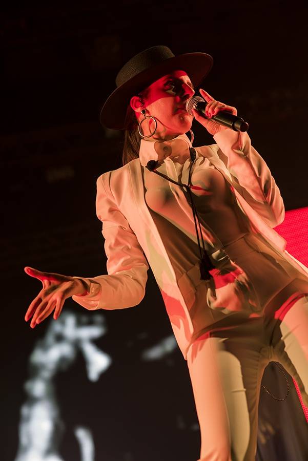 Parov Stelar vzal pražskou Tipsport Arénu na luxusní electroswingovou party