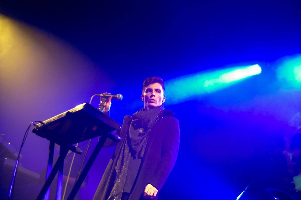 Nèro Scartch se o kousek svého života podělil s Akropolí