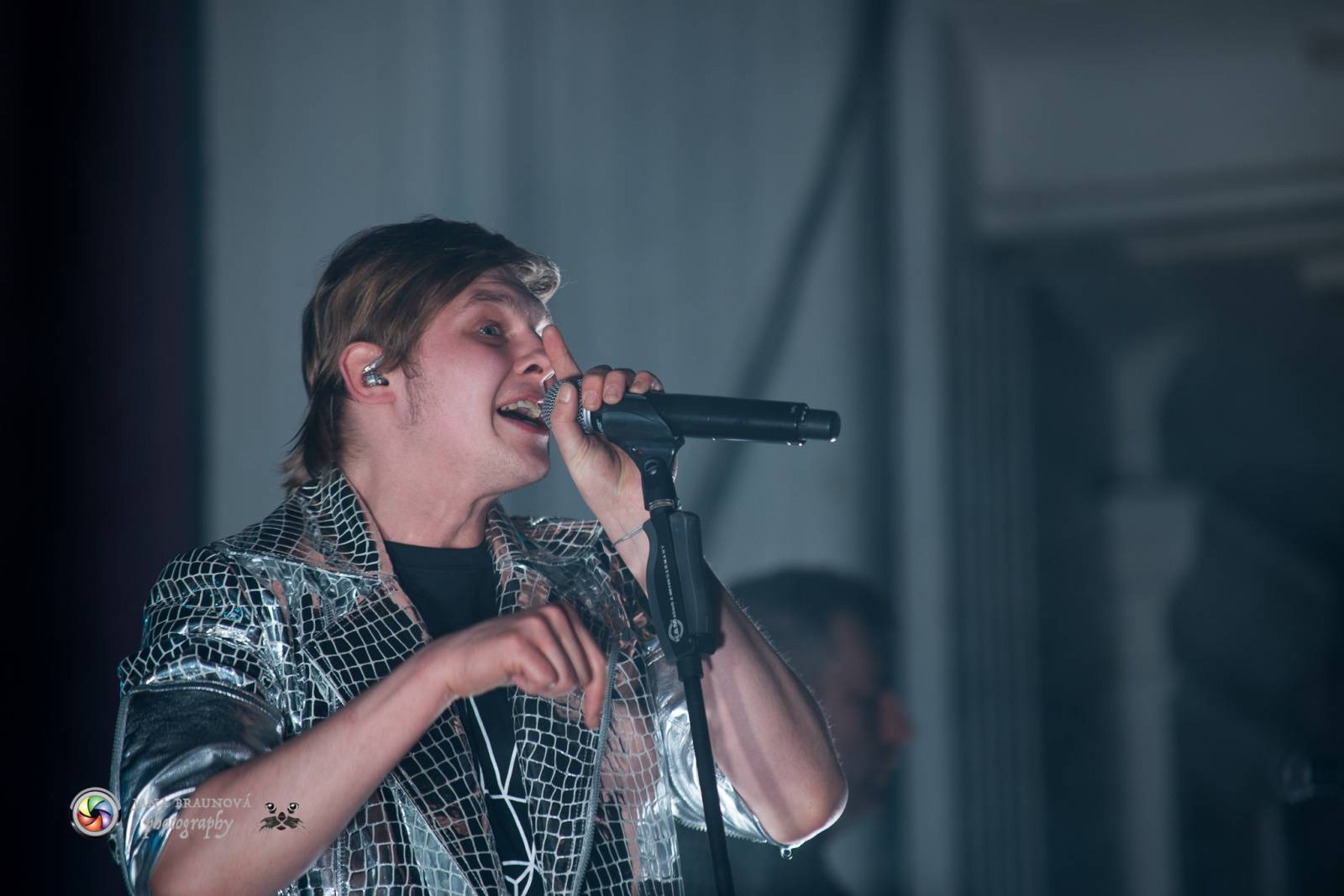 Hra zrcadel, diskokoule a kočičí mejdan: Mandrage zahájili turné v Plzni