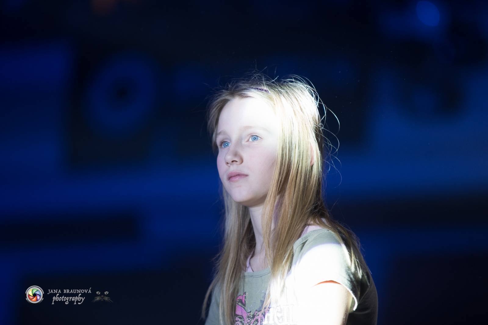 Hra zrcadel, diskokoule a kočičí mejdan: Mandrage zahájili turné v Plzni