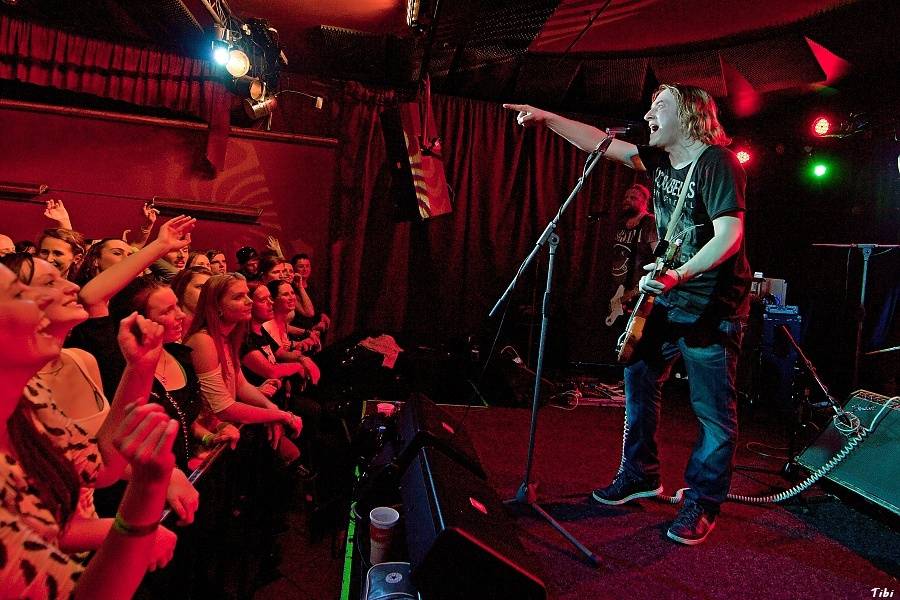 Vypsaná Fixa v Českých Budějovicích: vyprodaný večírek partičky ze San Piega