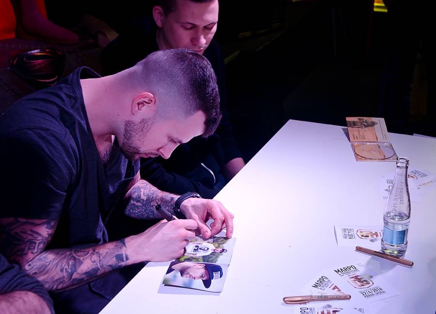 Marpo potěšil fanoušky v Praze. podepsal jim novou desku Lone Survivor