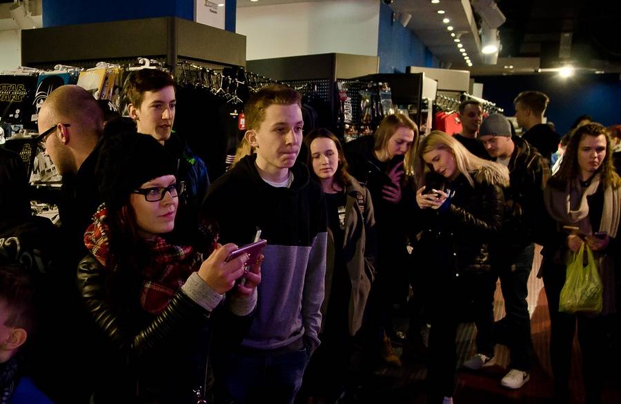 Marpo potěšil fanoušky v Praze. podepsal jim novou desku Lone Survivor