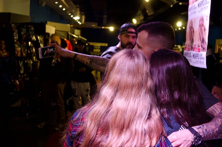 Marpo potěšil fanoušky v Praze. podepsal jim novou desku Lone Survivor