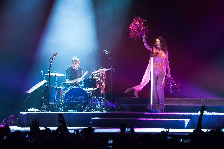 Marina And The Diamonds v Praze oslavovala osmdesátky