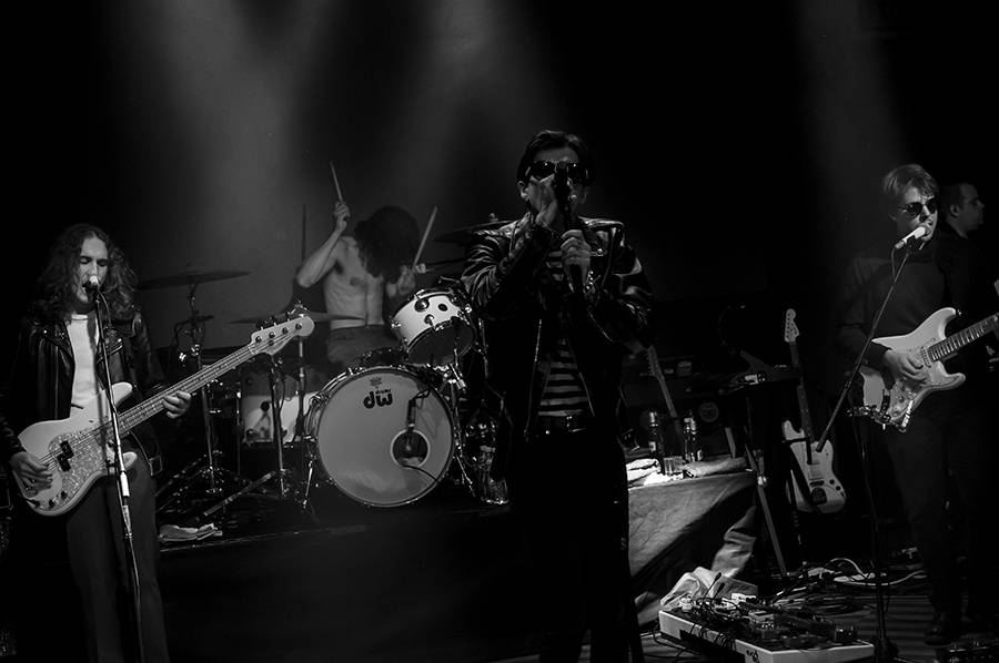 The Neighbourhood v Praze vyhráli souboj se zvukem a fanoušci je hltali