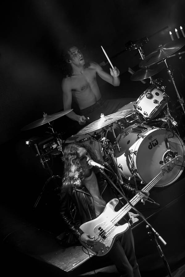 The Neighbourhood v Praze vyhráli souboj se zvukem a fanoušci je hltali