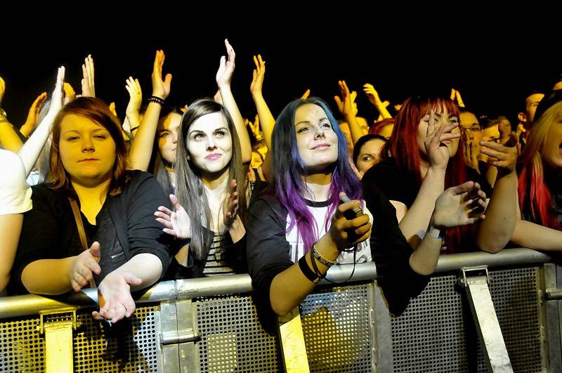 Simple Plan v Praze: Pop-punkový nářez z Kanady ještě jednou na fotkách