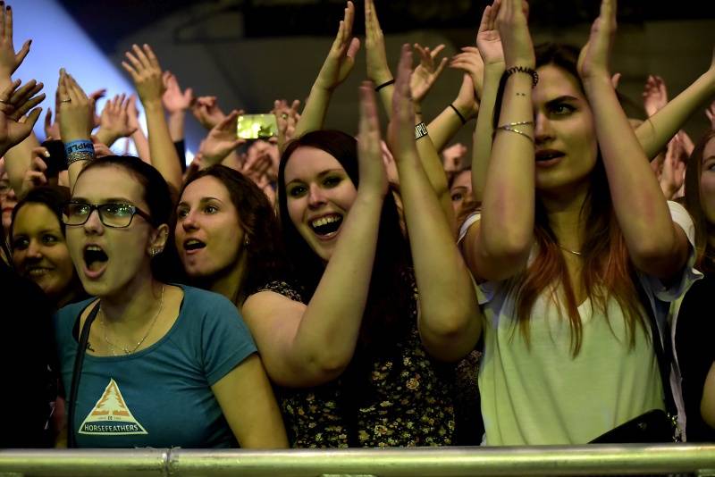 Simple Plan v Praze: Pop-punkový nářez z Kanady ještě jednou na fotkách