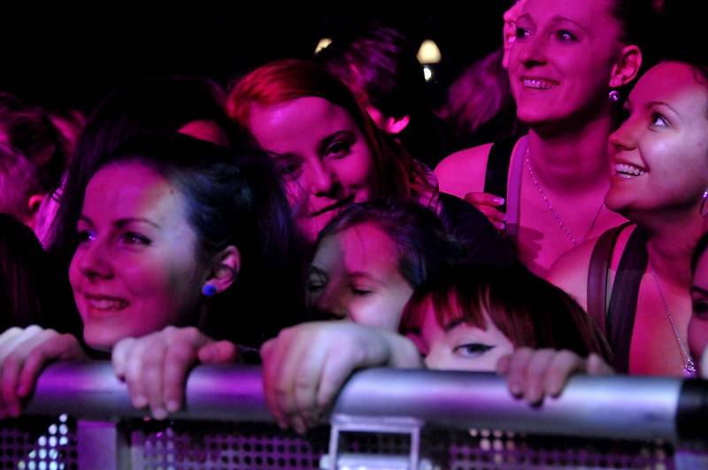 Simple Plan v Praze: Pop-punkový nářez z Kanady ještě jednou na fotkách