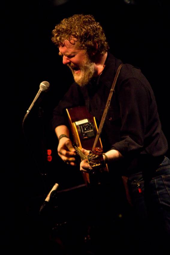 Glen Hansard vystoupil v Brně s dechovým a smyčcovým doprovodem