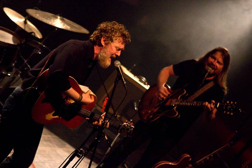 Glen Hansard vystoupil v Brně s dechovým a smyčcovým doprovodem