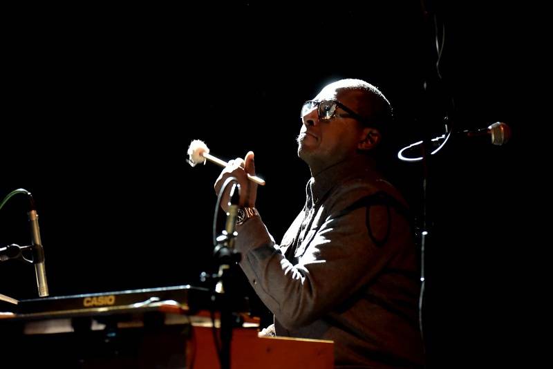 Tindersticks okouzlili Divadlo Archa