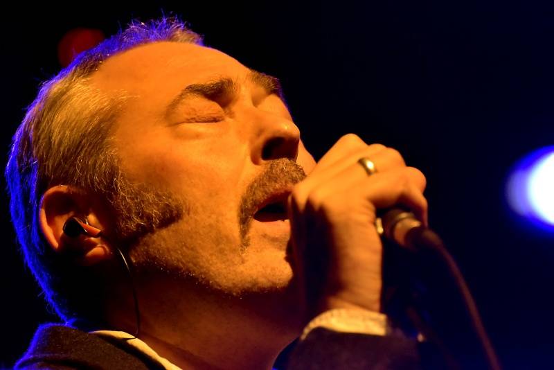 Tindersticks okouzlili Divadlo Archa