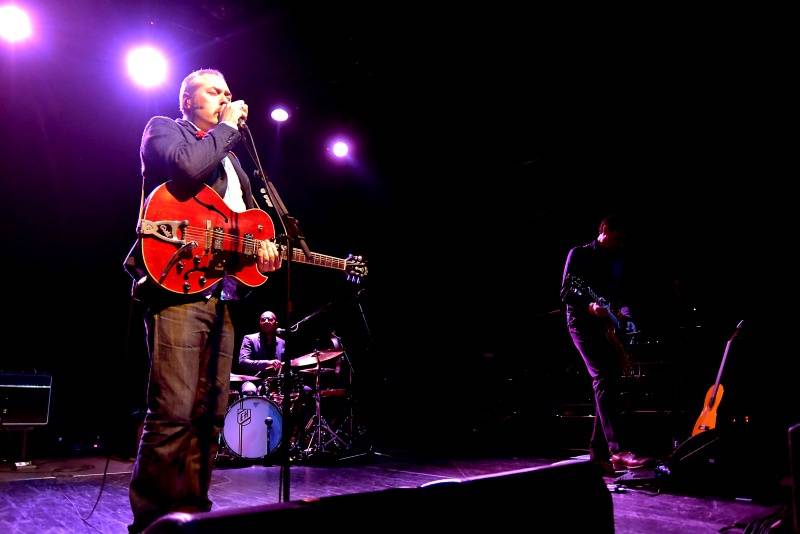 Tindersticks okouzlili Divadlo Archa