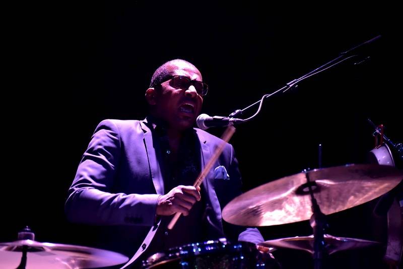 Tindersticks okouzlili Divadlo Archa