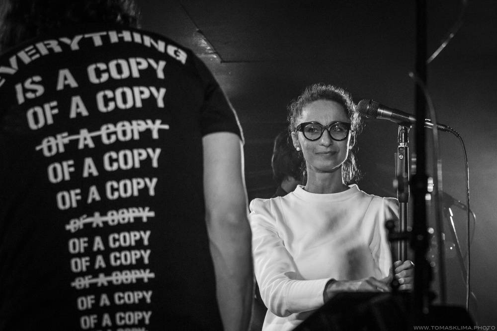 Slovenský večírek v Praze: Rock Café rozezněli Puding paní Elvisovej a Chiki Liki Tu-a