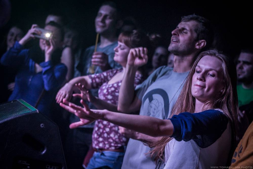 Slovenský večírek v Praze: Rock Café rozezněli Puding paní Elvisovej a Chiki Liki Tu-a