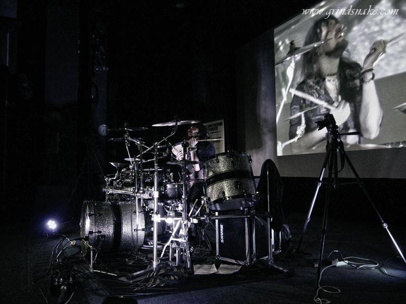 Miloš Meier odpálil svou show Drumming Syndrome v Polné 