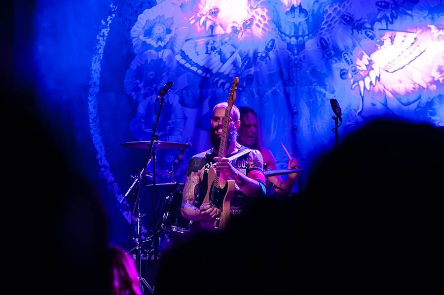 Baroness v Praze: Živelná senzace s mizerným zvukem