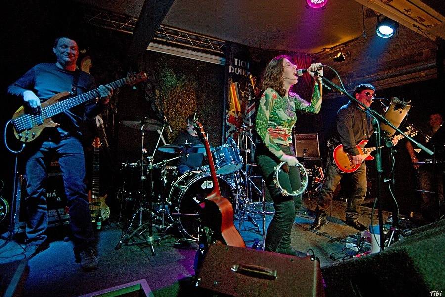 Tichá dohoda v Českých Budějovicích: Osvědčené hity doplnily písně z nového EP