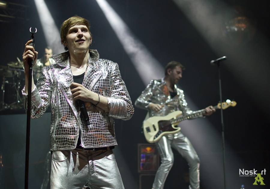 Mandrage ve Fóru Karlín: křest alba, nálož konfet a na závěr Dan Nekonečný