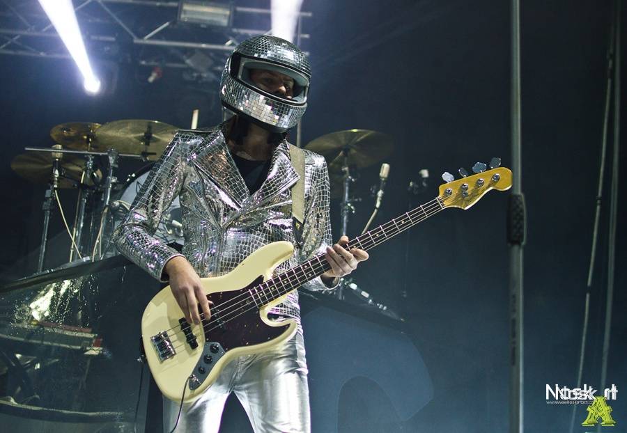 Mandrage ve Fóru Karlín: křest alba, nálož konfet a na závěr Dan Nekonečný