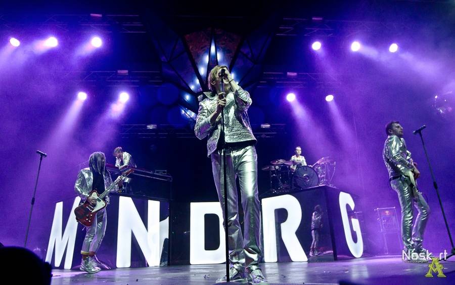 Mandrage ve Fóru Karlín: křest alba, nálož konfet a na závěr Dan Nekonečný