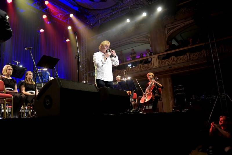 Lucerna viděla rockové legendy. Jásali fanoušci Nazareth, Uriah Heep i Rainbow