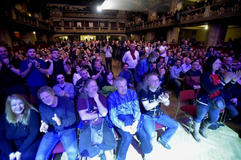 Lucerna viděla rockové legendy. Jásali fanoušci Nazareth, Uriah Heep i Rainbow