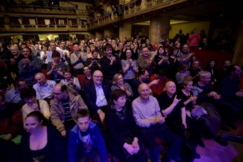 Lucerna viděla rockové legendy. Jásali fanoušci Nazareth, Uriah Heep i Rainbow