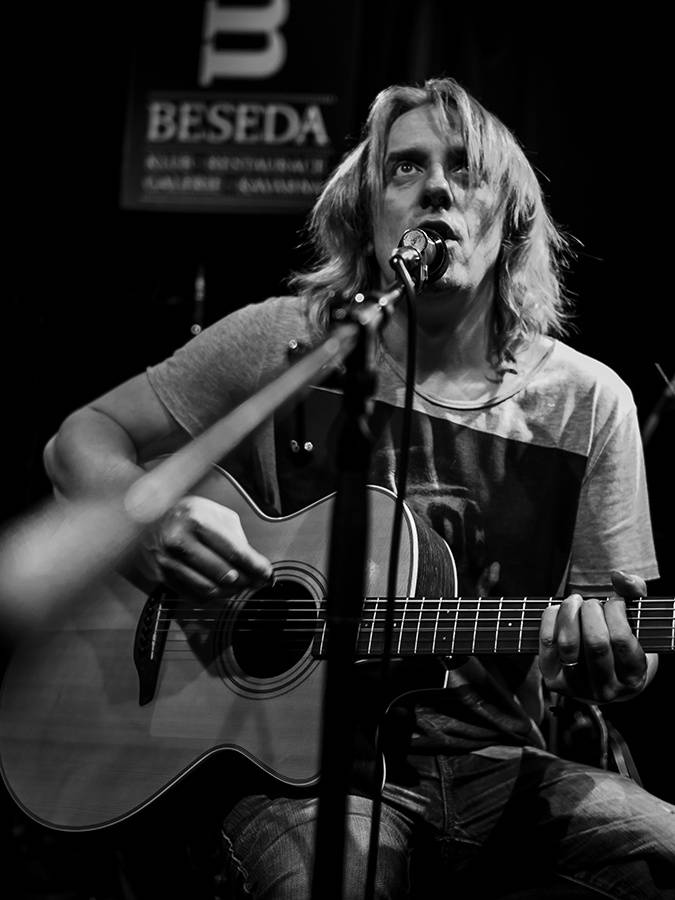 Akustický večírek Vypsané Fixy v Malostranské besedě se zvrhl v divočinu