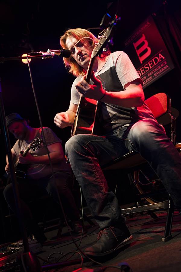 Akustický večírek Vypsané Fixy v Malostranské besedě se zvrhl v divočinu