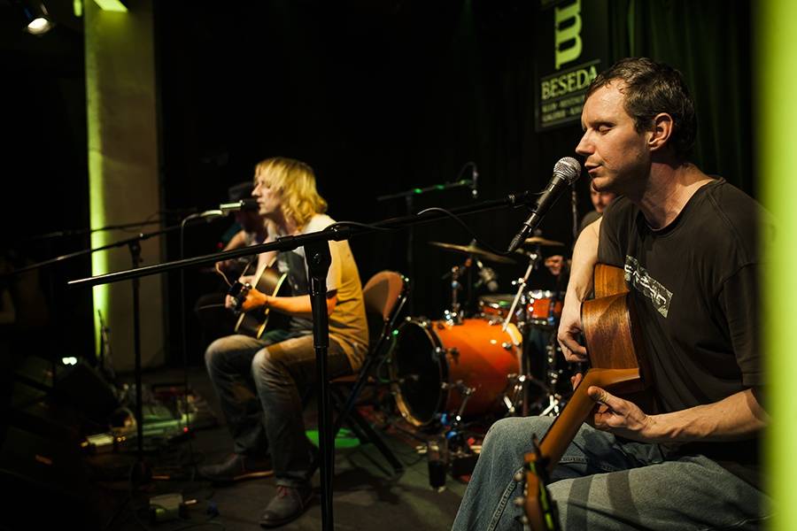 Akustický večírek Vypsané Fixy v Malostranské besedě se zvrhl v divočinu