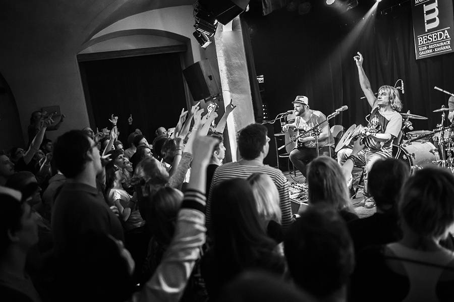 Akustický večírek Vypsané Fixy v Malostranské besedě se zvrhl v divočinu