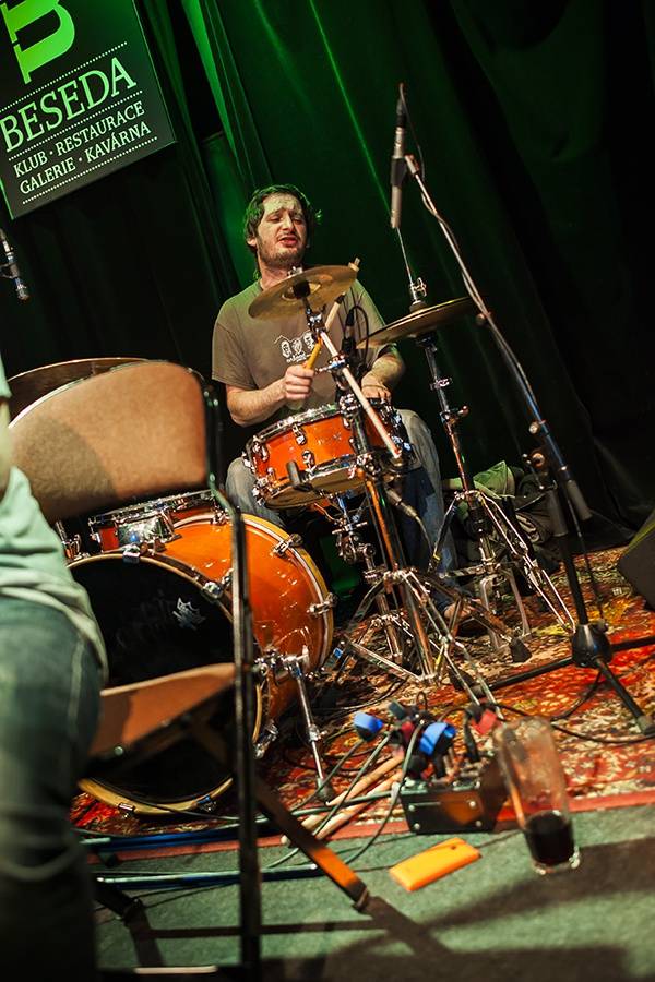 Akustický večírek Vypsané Fixy v Malostranské besedě se zvrhl v divočinu