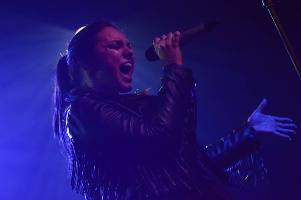 On Stage: Ewa Farna, Nebe a Support Lesbiens se předvedli v Krnově