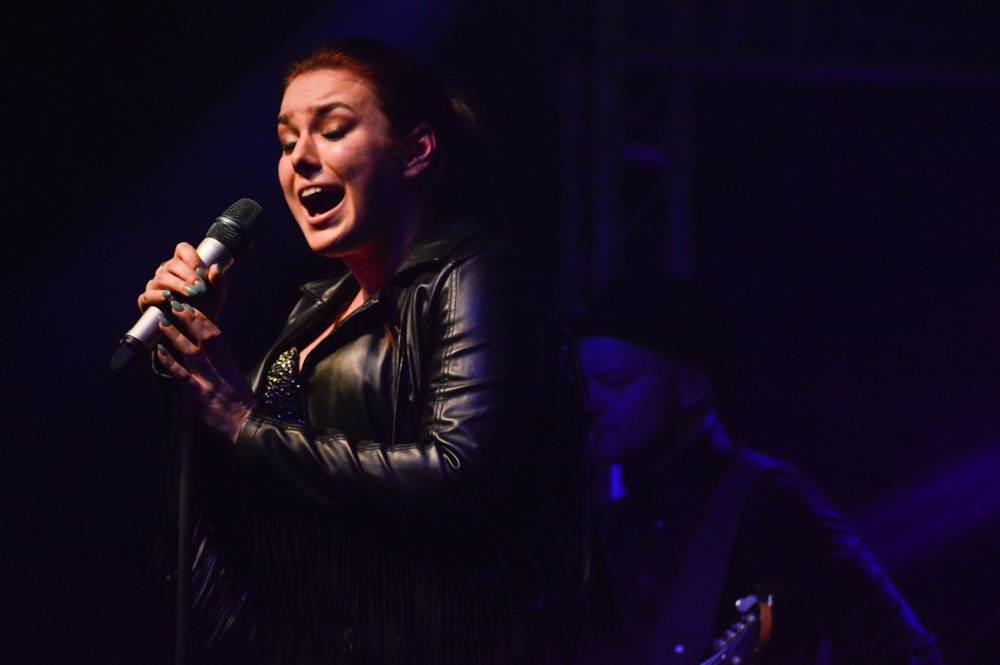 On Stage: Ewa Farna, Nebe a Support Lesbiens se předvedli v Krnově