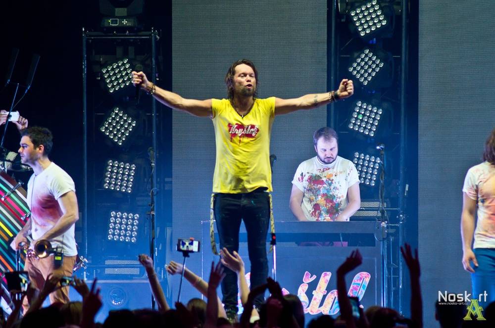 Kryštof: Poslední koncert turné Srdcebeat ve znamení Richarda Krajča na nafukovací želvičce