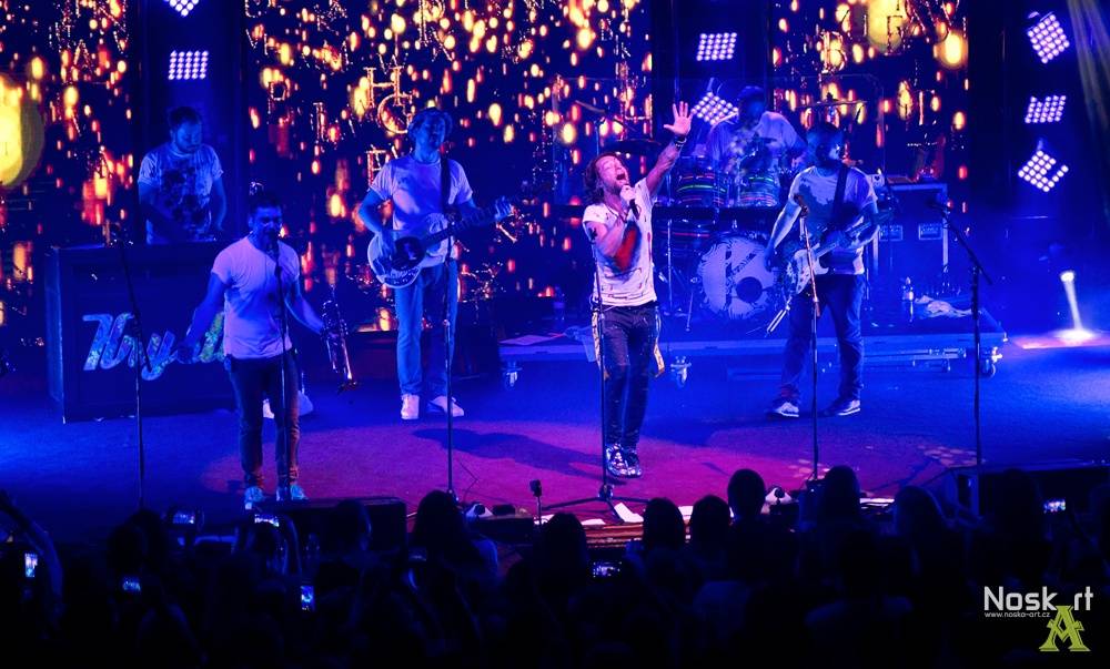 Kryštof: Poslední koncert turné Srdcebeat ve znamení Richarda Krajča na nafukovací želvičce