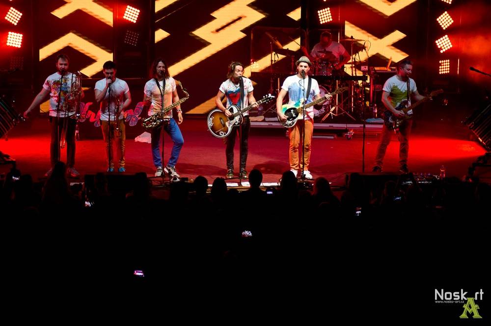 Kryštof: Poslední koncert turné Srdcebeat ve znamení Richarda Krajča na nafukovací želvičce