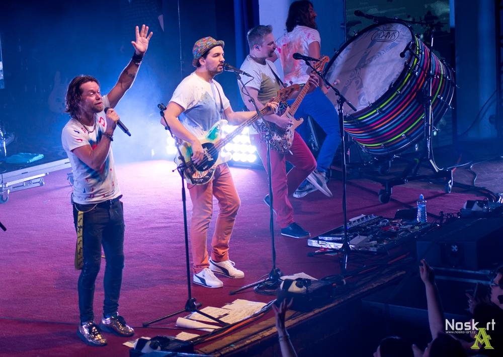 Kryštof: Poslední koncert turné Srdcebeat ve znamení Richarda Krajča na nafukovací želvičce