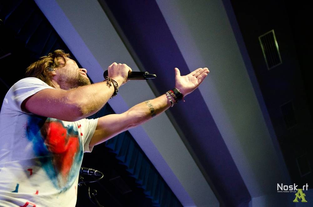 Kryštof: Poslední koncert turné Srdcebeat ve znamení Richarda Krajča na nafukovací želvičce