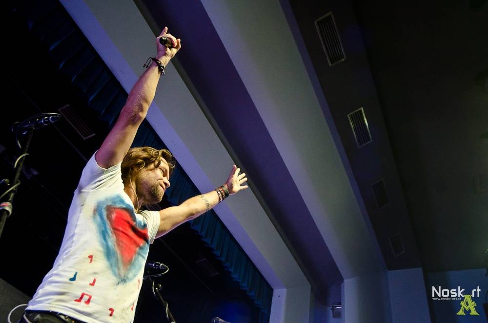 Kryštof: Poslední koncert turné Srdcebeat ve znamení Richarda Krajča na nafukovací želvičce