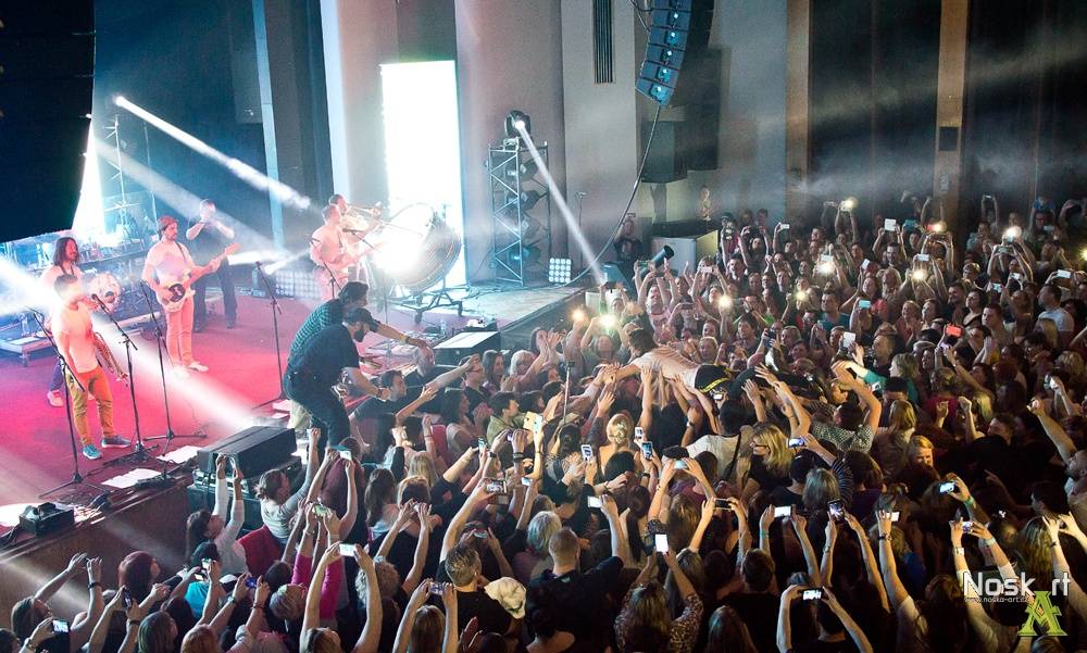 Kryštof: Poslední koncert turné Srdcebeat ve znamení Richarda Krajča na nafukovací želvičce