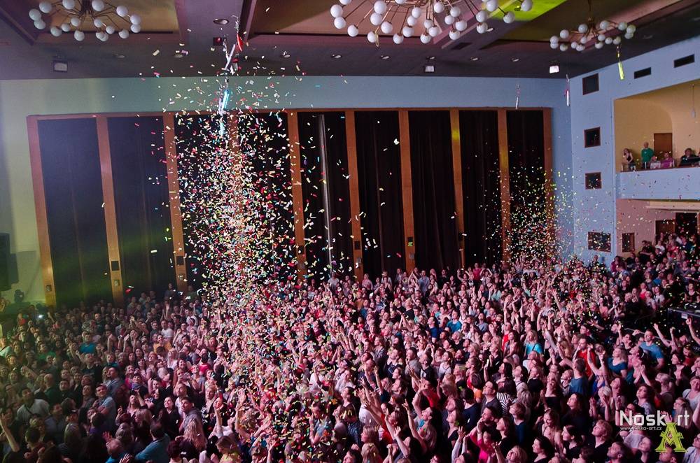 Kryštof: Poslední koncert turné Srdcebeat ve znamení Richarda Krajča na nafukovací želvičce